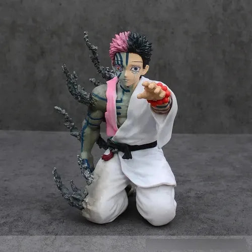 FIGURA AKAZA